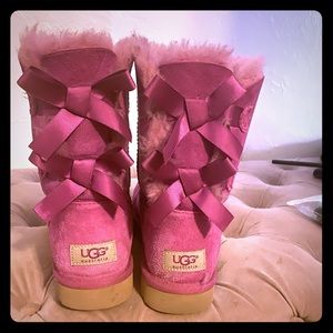 Size 7 pink UGGs